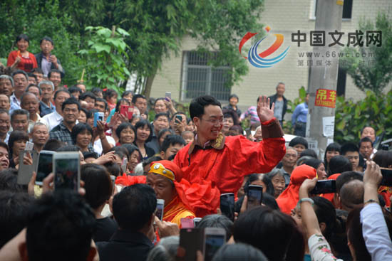 新娘跳舞婚礼习俗_新娘跳舞放在哪个环节_新娘跳的舞