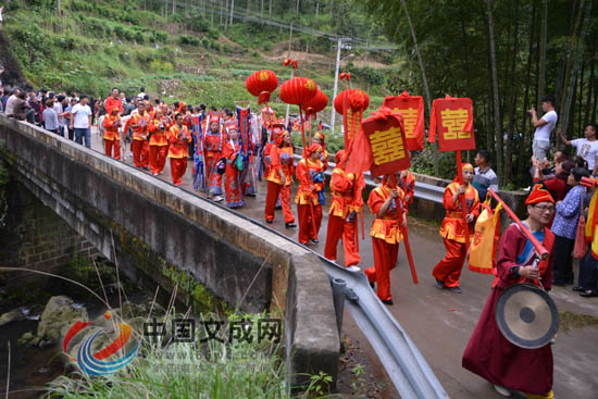 新娘跳舞放在哪个环节_新娘跳的舞_新娘跳舞婚礼习俗
