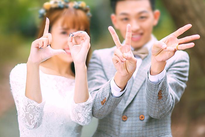 婚纱照风格个性_婚纱造型照片_个性内景婚纱照造型